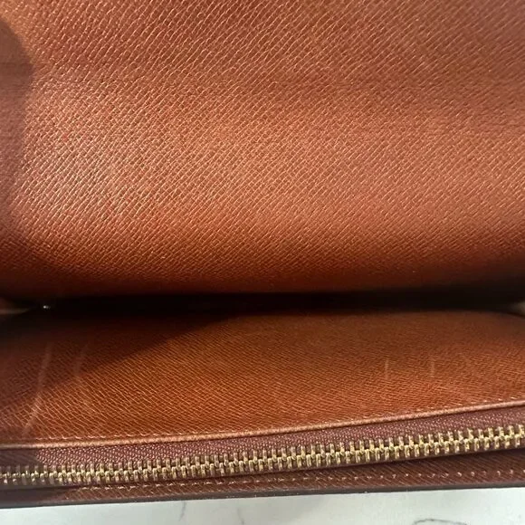 Vintage Louis Vuitton Monogram Sarah Wallet - Picture 7 of 12